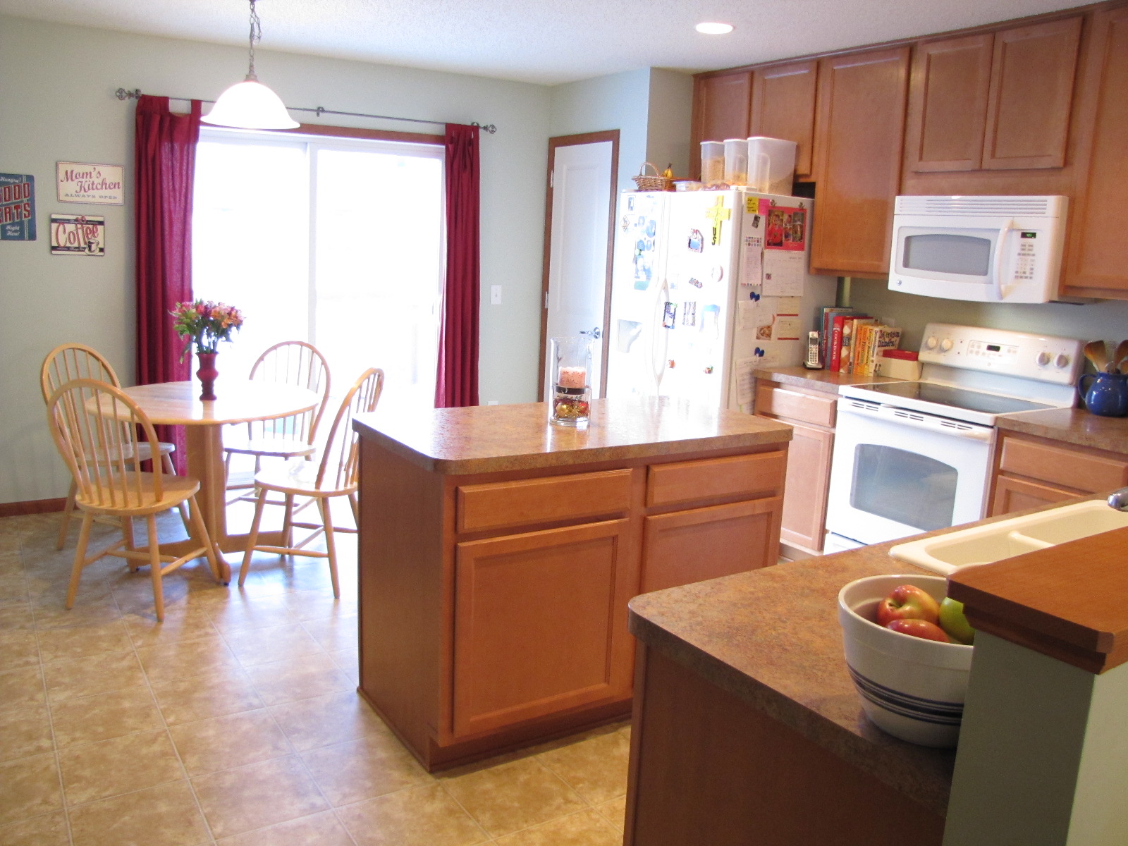 898 Ledgestone Drive, Mahtomedi, MN Mahtomedi Townhouse For Rent