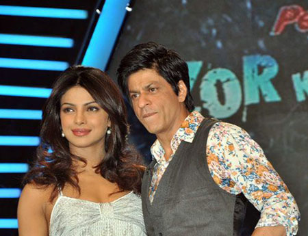 SRK, Priyanka Zor Ka Jhatka Sets Pics