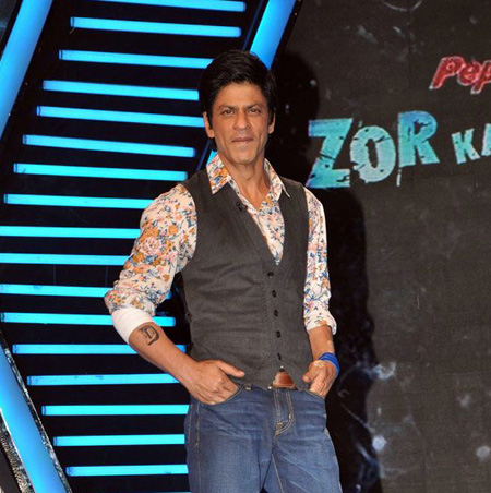 SRK, Priyanka Zor Ka Jhatka Sets Pics