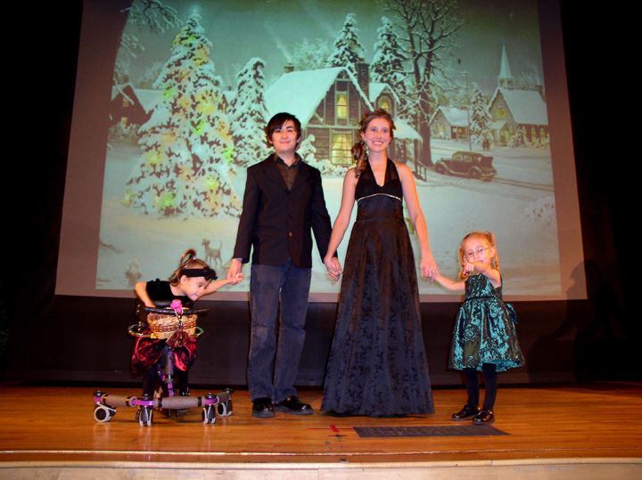 [2007FashionShow2.jpg]