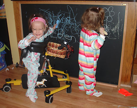 [2007.02.26GirlsChalkboard1.jpg]