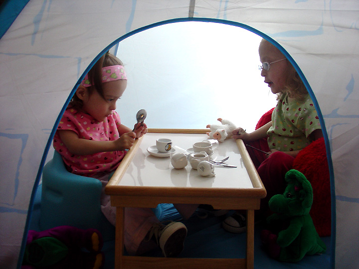 [2007.05.03GirlsinTent.jpg]