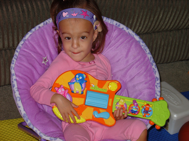 [2007.08.10EdenGuitar.jpg]