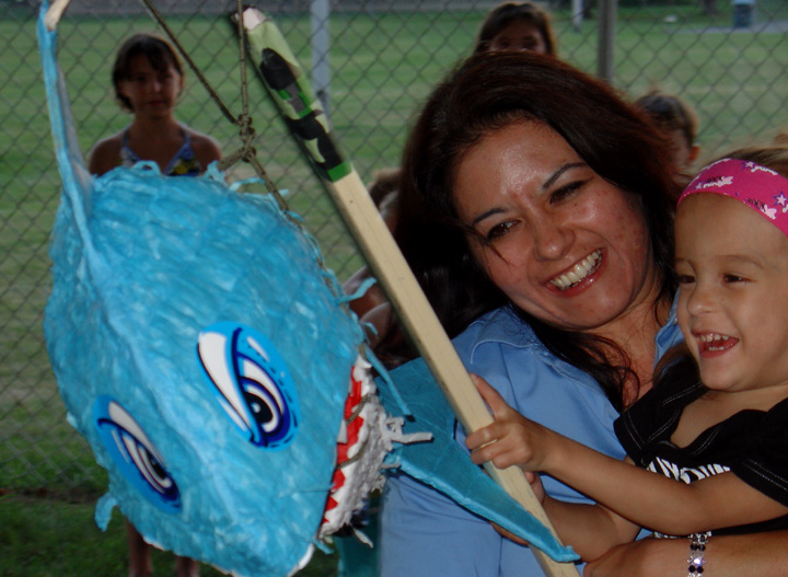 [2007.08.29EdenPinata.jpg]