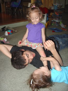 [2006.09.07DaddyandBabies.jpg]