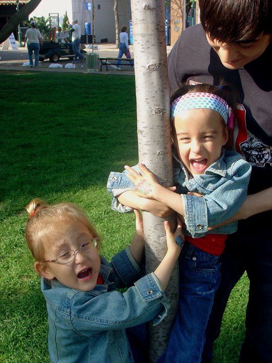 [2008.05.04TreeHuggers2.jpg]