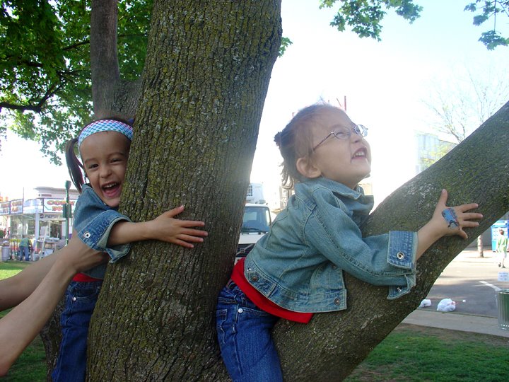 [2008.05.04TreeHuggers.jpg]