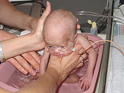 [2004.10.09EdenFirstBath.jpg]