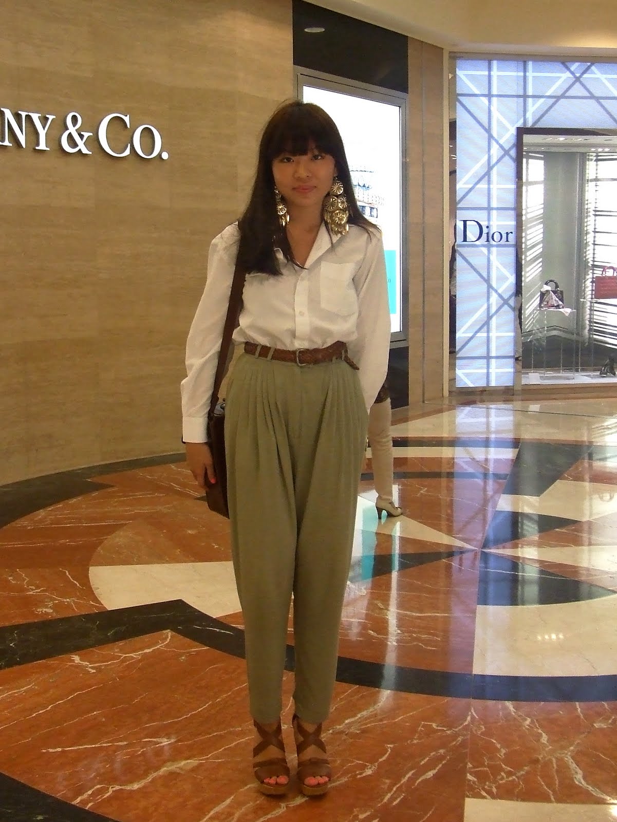 Clarita in Asia Singapore street style