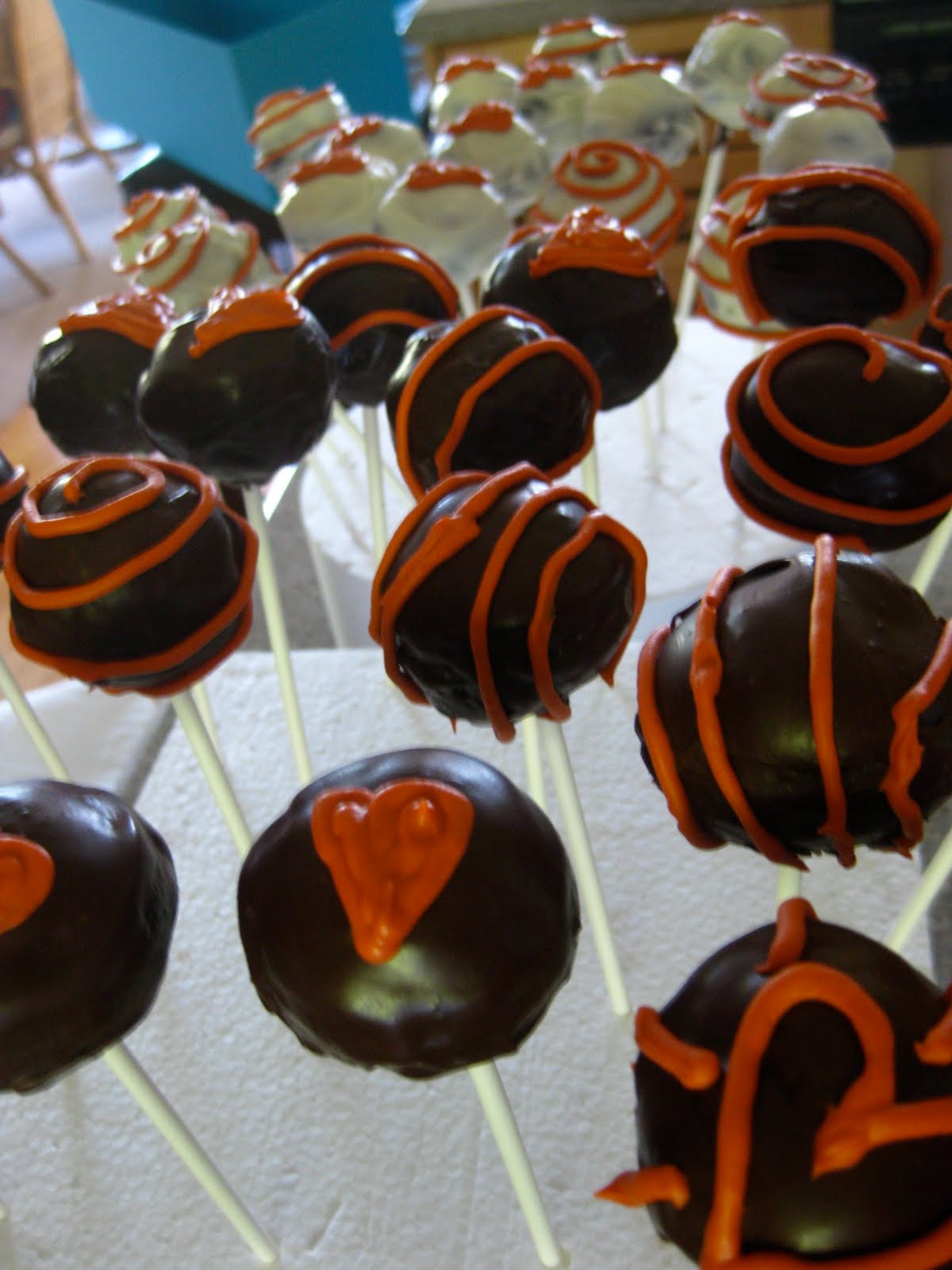 ROXIECAKES Vancouver Wedding Dessert Buffet Cake Pops & Sugar Cookies