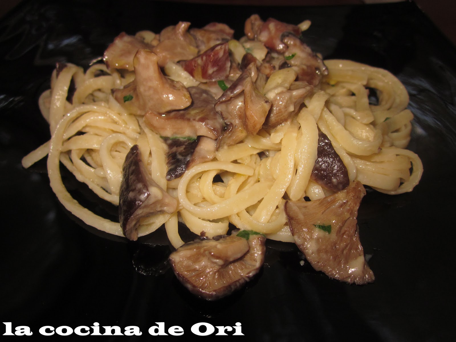 LA COCINA DE ORI TALLARINES CON SETAS DE CARDO LA COCINA DE ORI TALLARINES CON SETAS DE CARDO