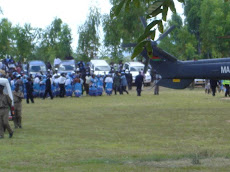 Crowd around Bingu's helicopter