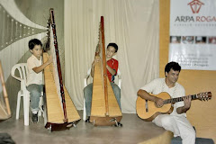 Arpas y guitarra