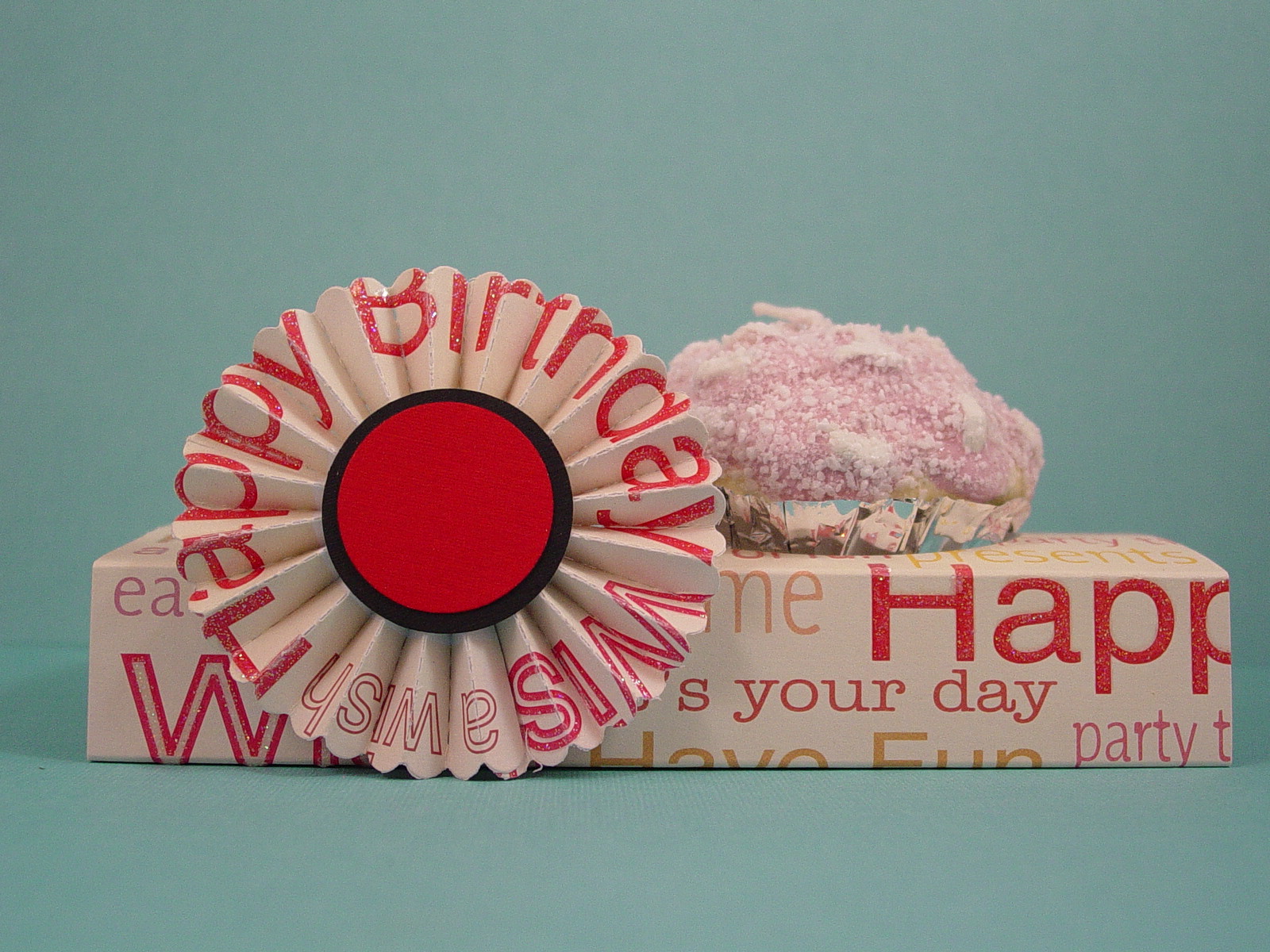 FLAT FISH PAPER ARTS Cupcake Holder
