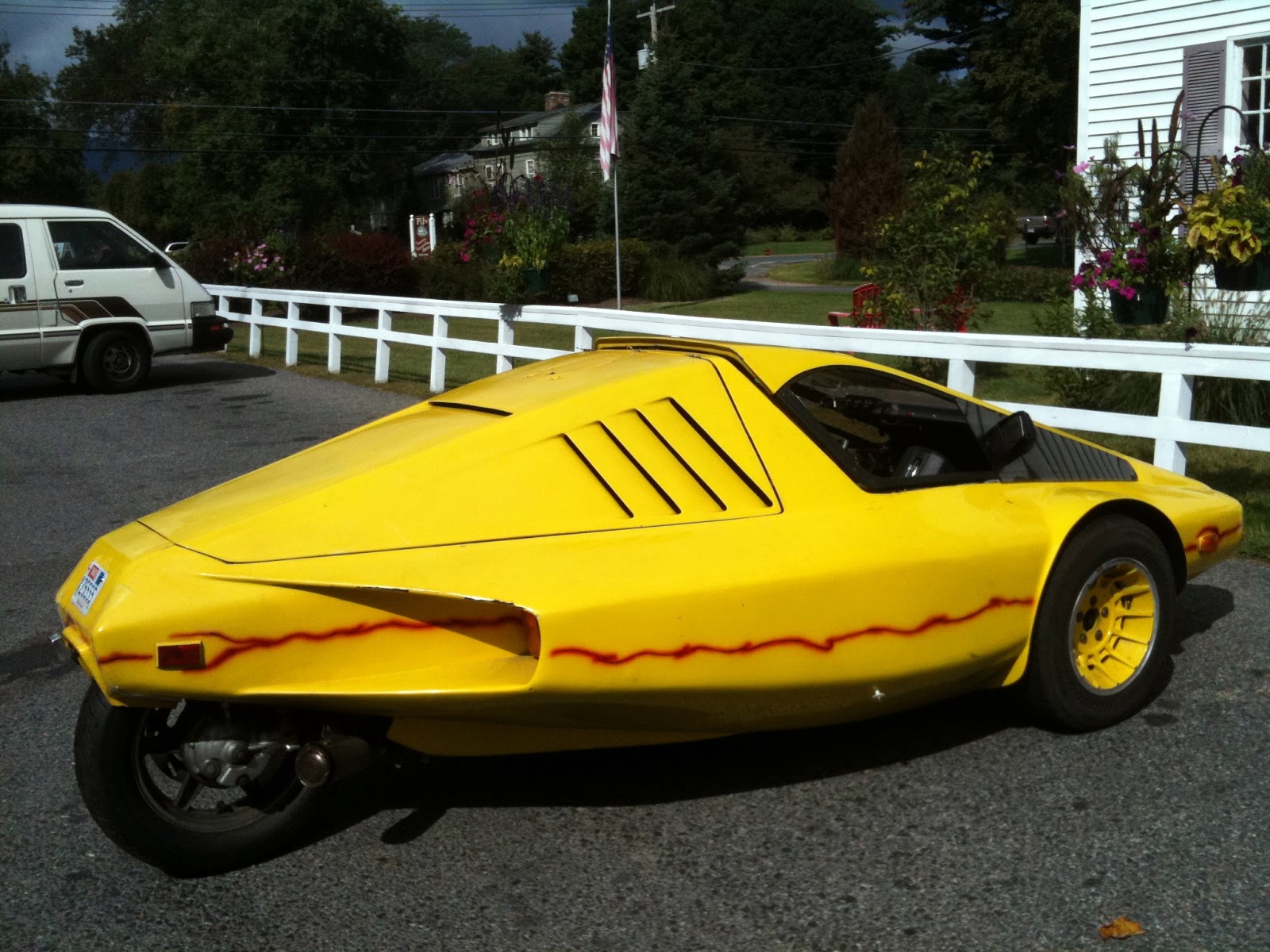 THE STREET PEEP: Tri-Magnum 3-Wheeled Kit Car