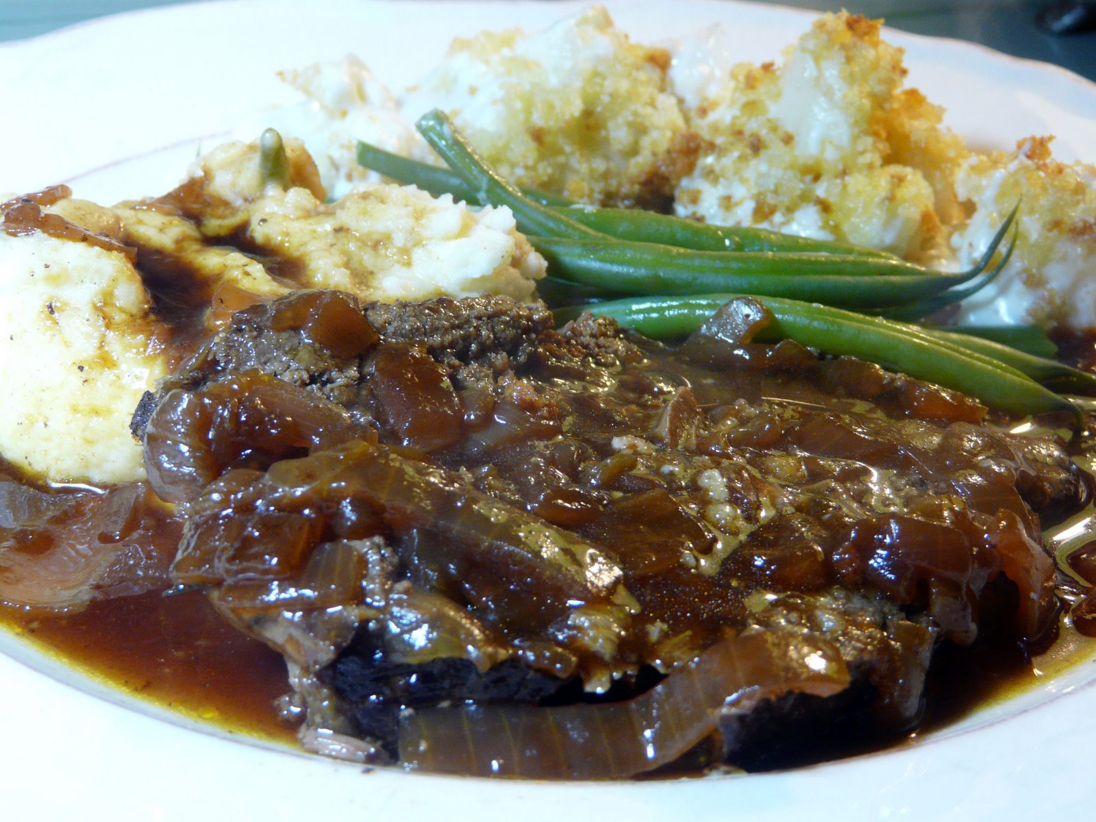 Pot+Roast+with+Onion+Gravy+January+11th,+2009.jpg (image)