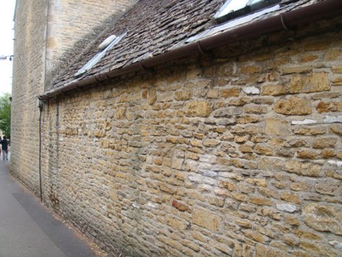 Walls of Oolitic limestone made from Cotswold stone walls.