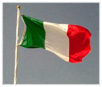 Risultati immagini per bandiera d'italia a brandelli