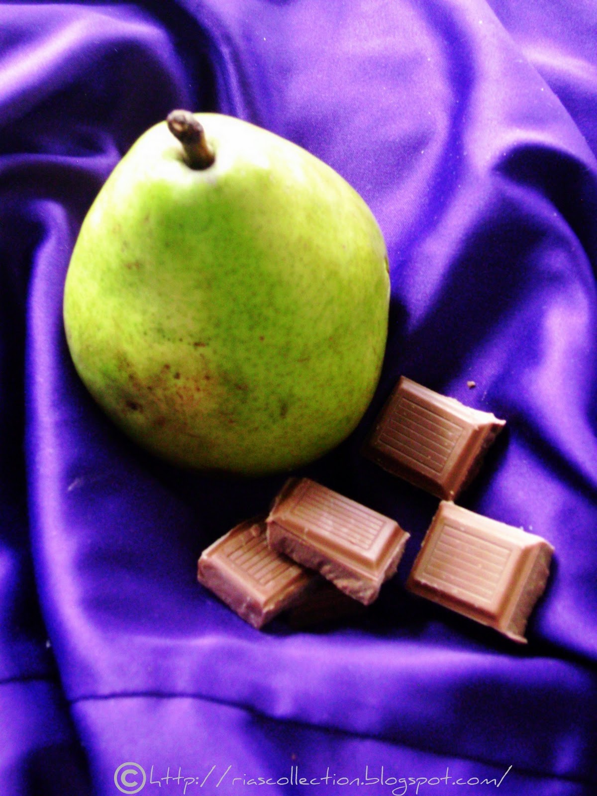 Ria's Collection PEAR & CHOCOLATE CRUMBLE...perfect for the season!