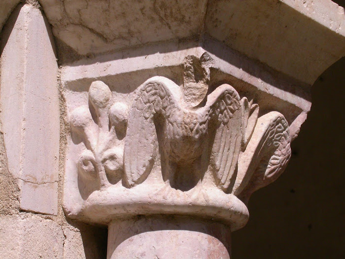 Capitello di Federico II abbazia Avril de Saint Genis
