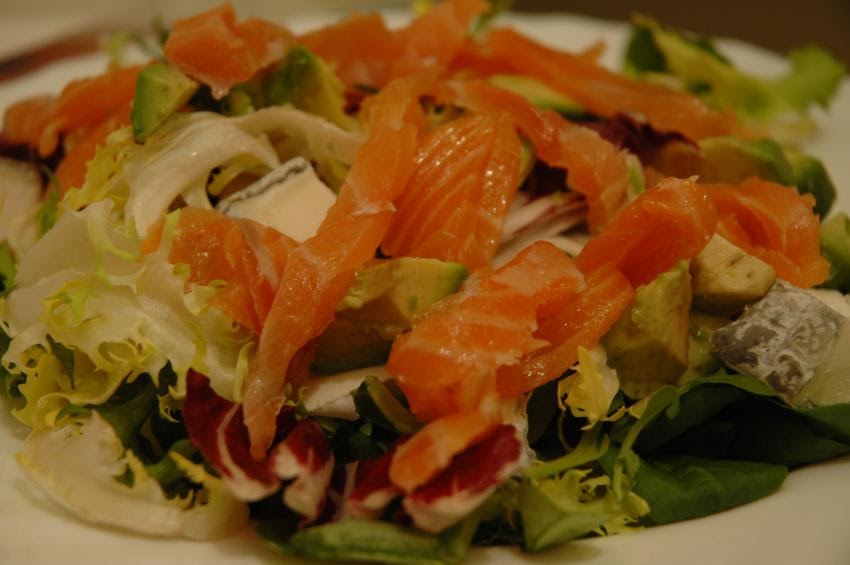 Fussoir: Salade saumon fumé avocat et Sainte Maure