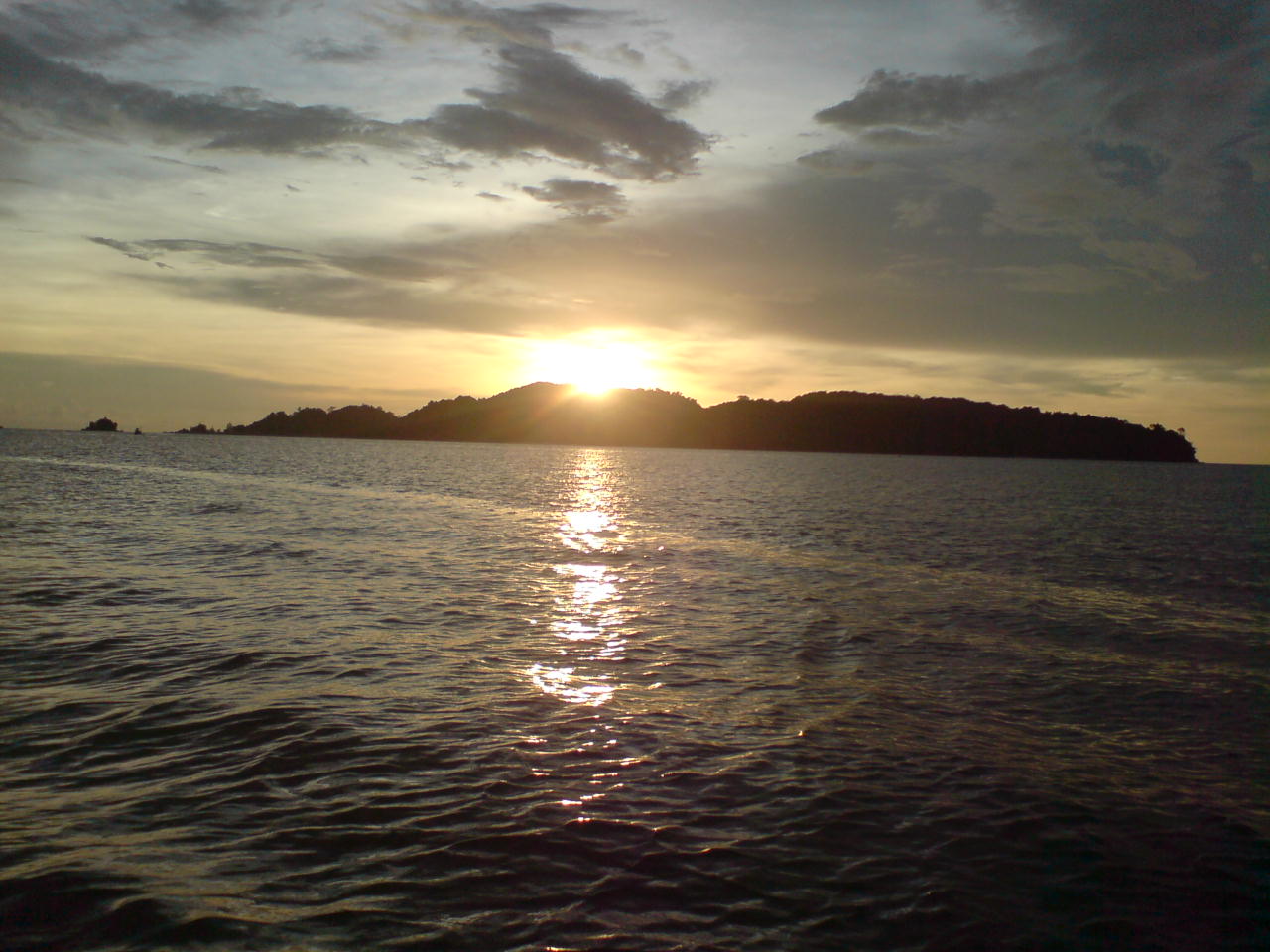 EMBUNKU IBARAT PERMATA DINIHARI Syadaid Wa Al Masaib