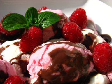 [Gelado_ChocolateQuente_Framboesas.jpg]