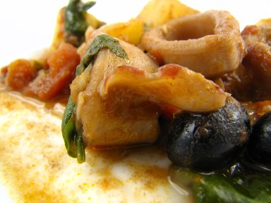 [lulas_guisadas_com_batatas_espinafres_e_azeitonas_2.jpg]