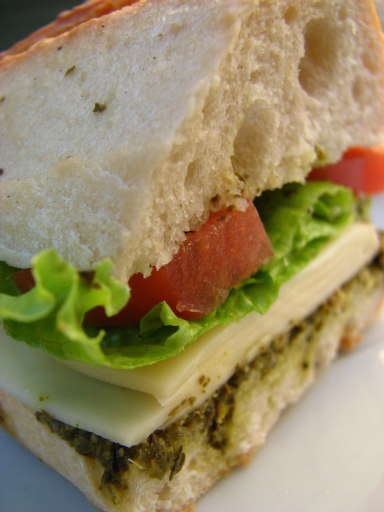 [Sandes_pesto_queijo_tomate_2.jpg]