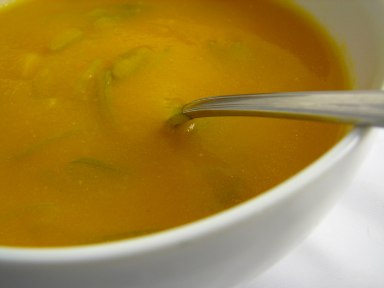 [sopa_cenoura_com_feijao_verde_1.jpg]