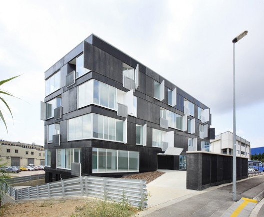 [1267640605_oficinas-rubi15-528x435[1].jpg]