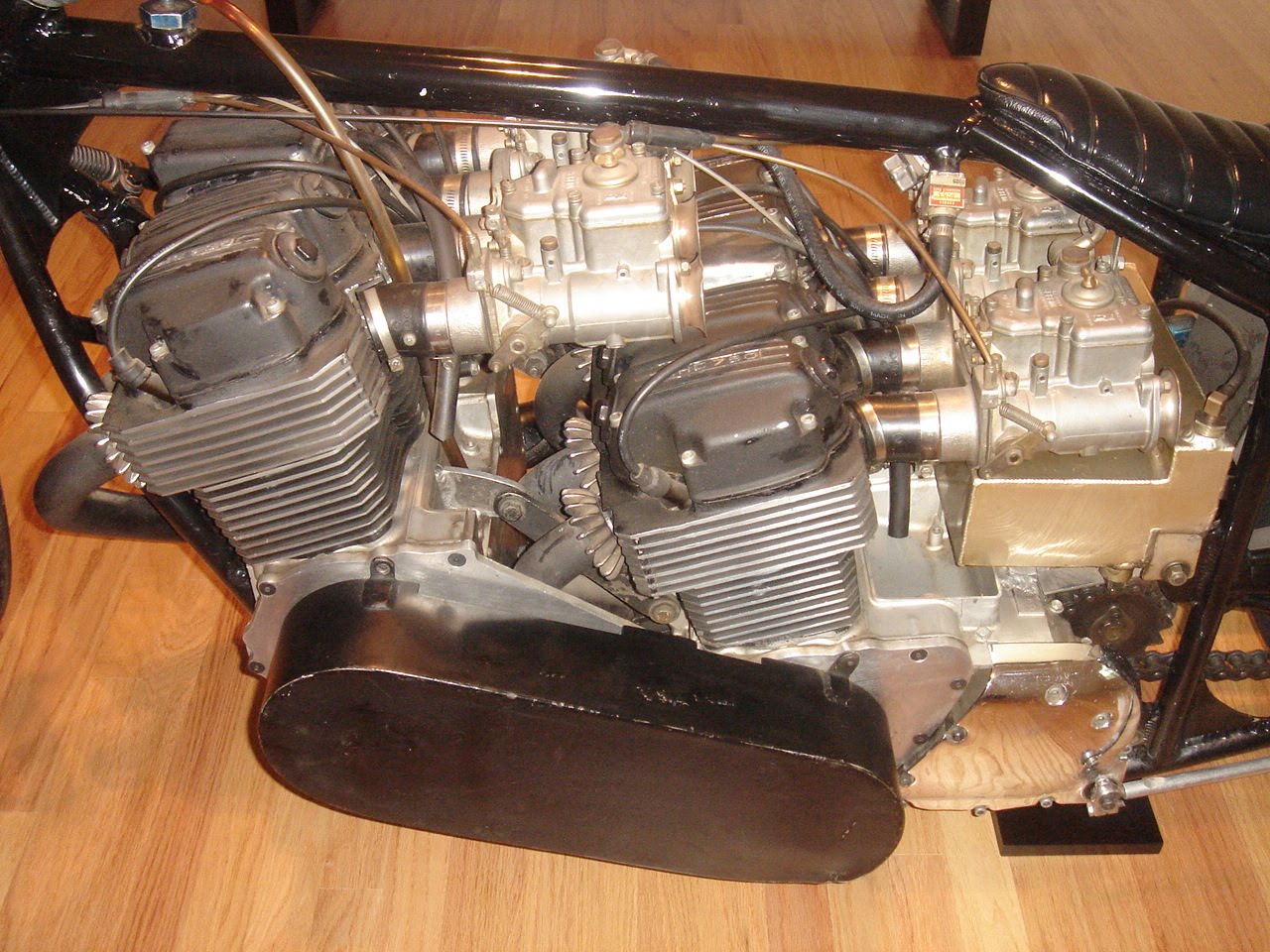 Honda CB 750 engine