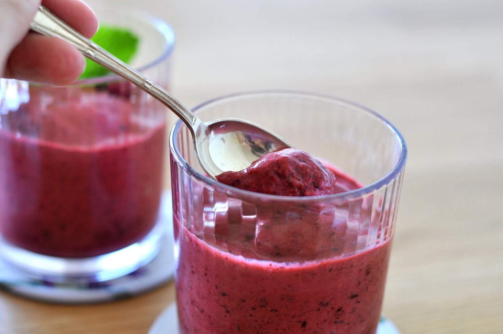 agata's kitchen Frozen fruit yoghurt