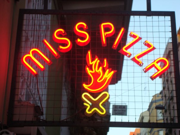 Ayşe Deniz Geziyor AYŞE DENİZ ,DENEMEMİŞ OLANA ŞAŞIYOR,BİR CİHANGİR