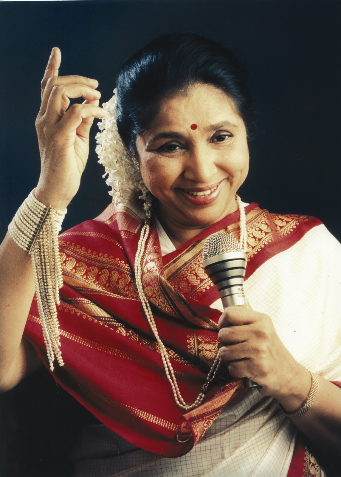 AshaBhosle_75Yrs%233.jpg