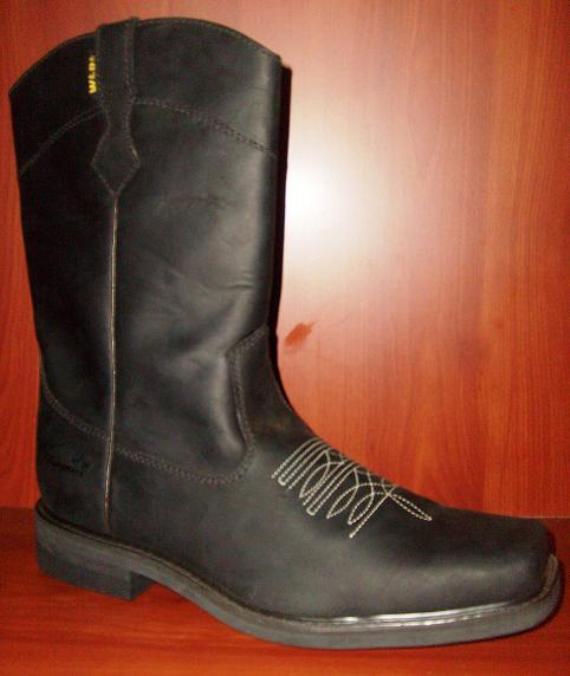 botas vaqueras cuadradas negras