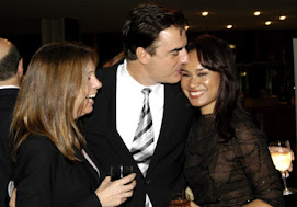 Ahhhhh.... Chris Noth and his girl with family member near by.