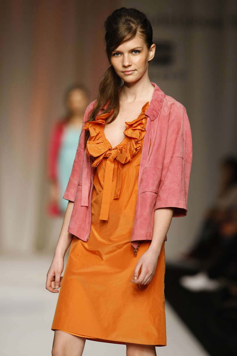 [MLX32CascaisModa175.JPG]