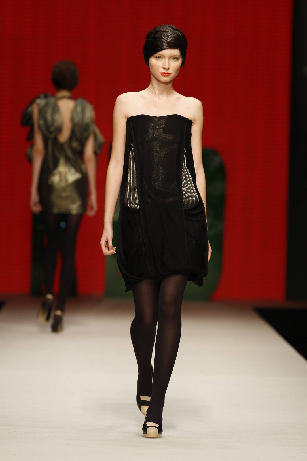 [MLX33AMoura109.JPG]