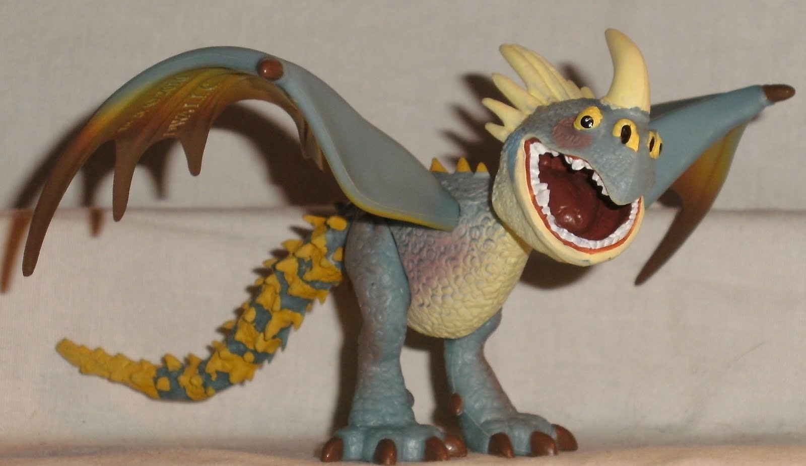 [NADER+MORTIFERO+(COMO+ENTRENAR+A+TU+DRAGON).jpg]