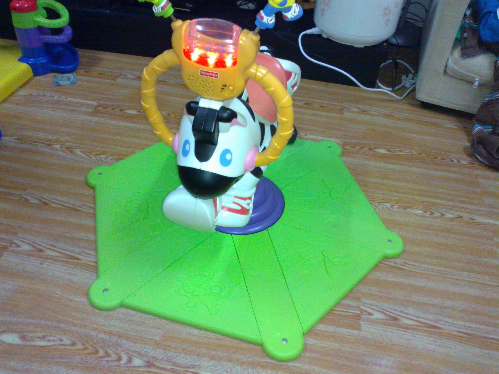 Arel Toys Preloved: Fisher price bounce and spin zebra (SOLD) COD TQ