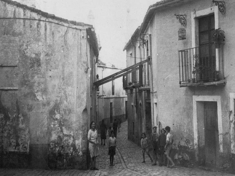 [84_CALLE_LARGA.JPG]