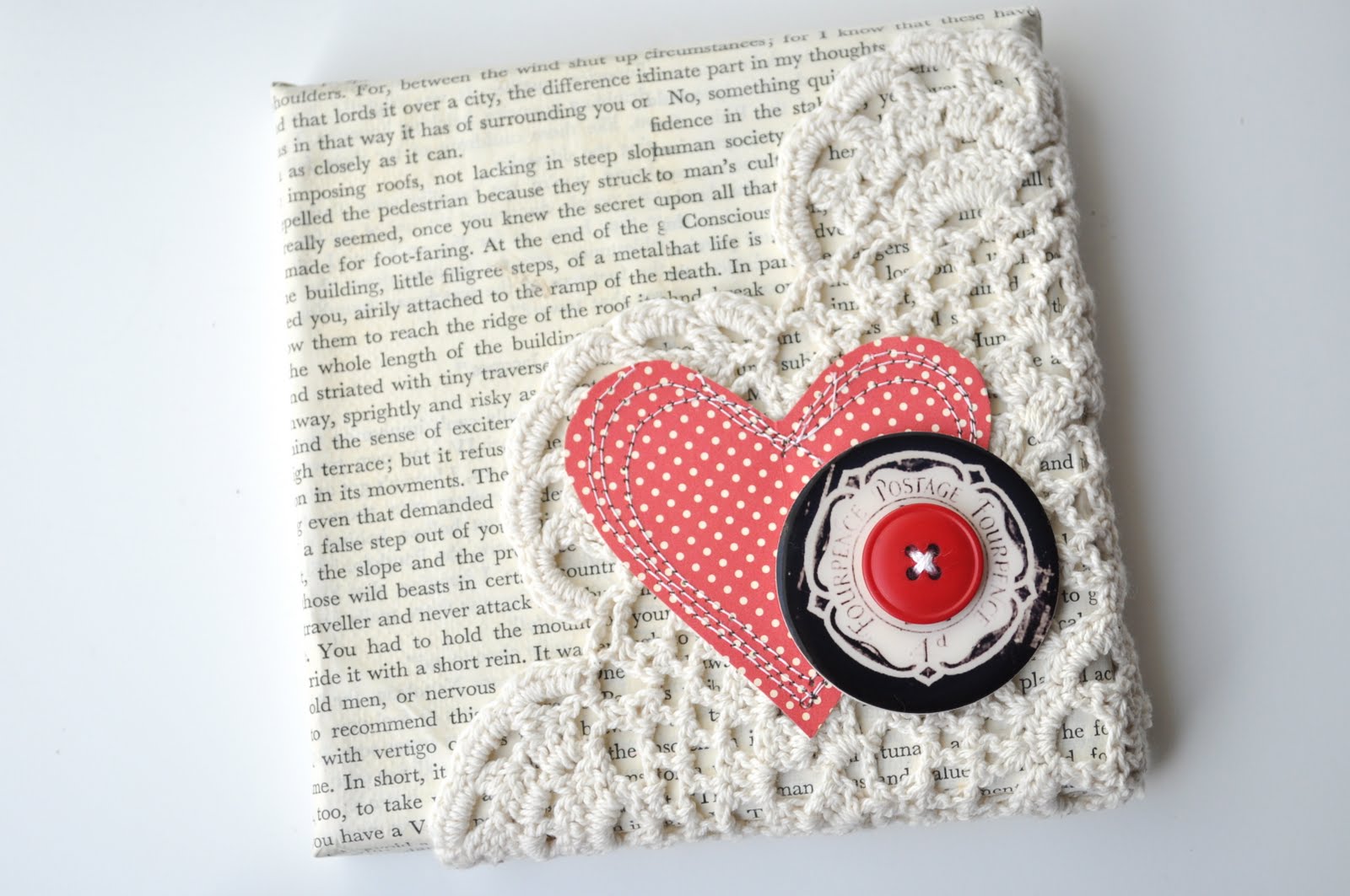 easy valentine wall decor {on the cheap} | Little Birdie Secrets
