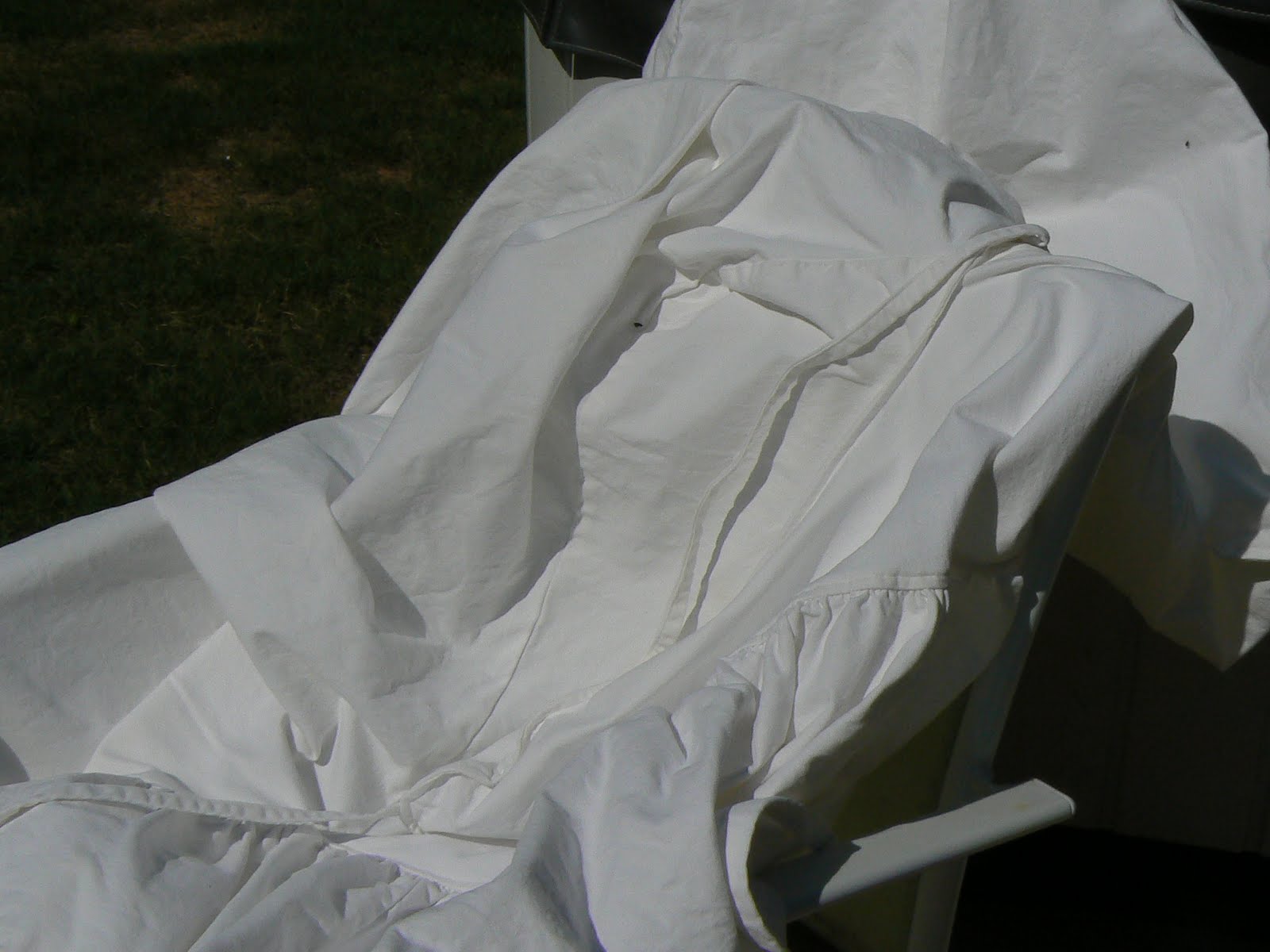A Well Loved Home: Creating a Shabby Chic Outdoor Patio A Well Loved Home: Creating a Shabby Chic Outdoor Patio on Dollar General Chaise Lounge id=51171