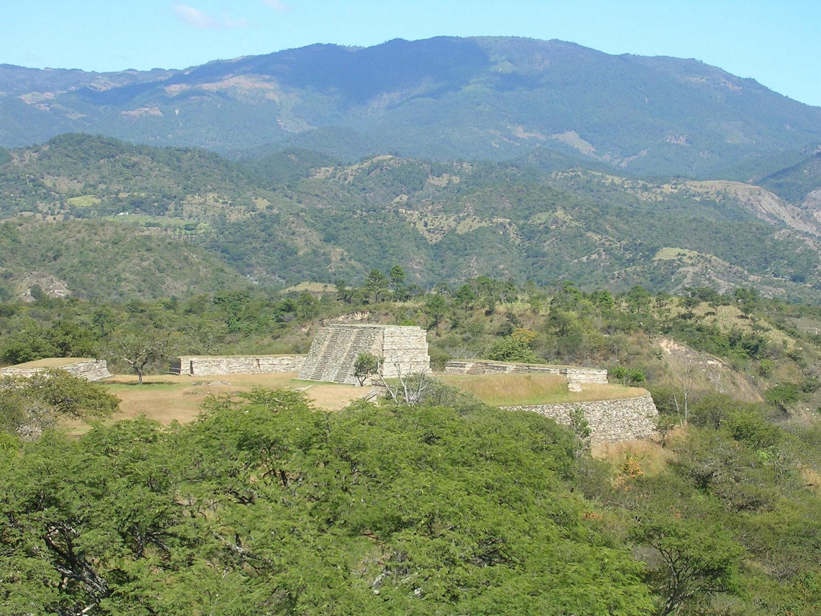 [Mixco01.JPG]