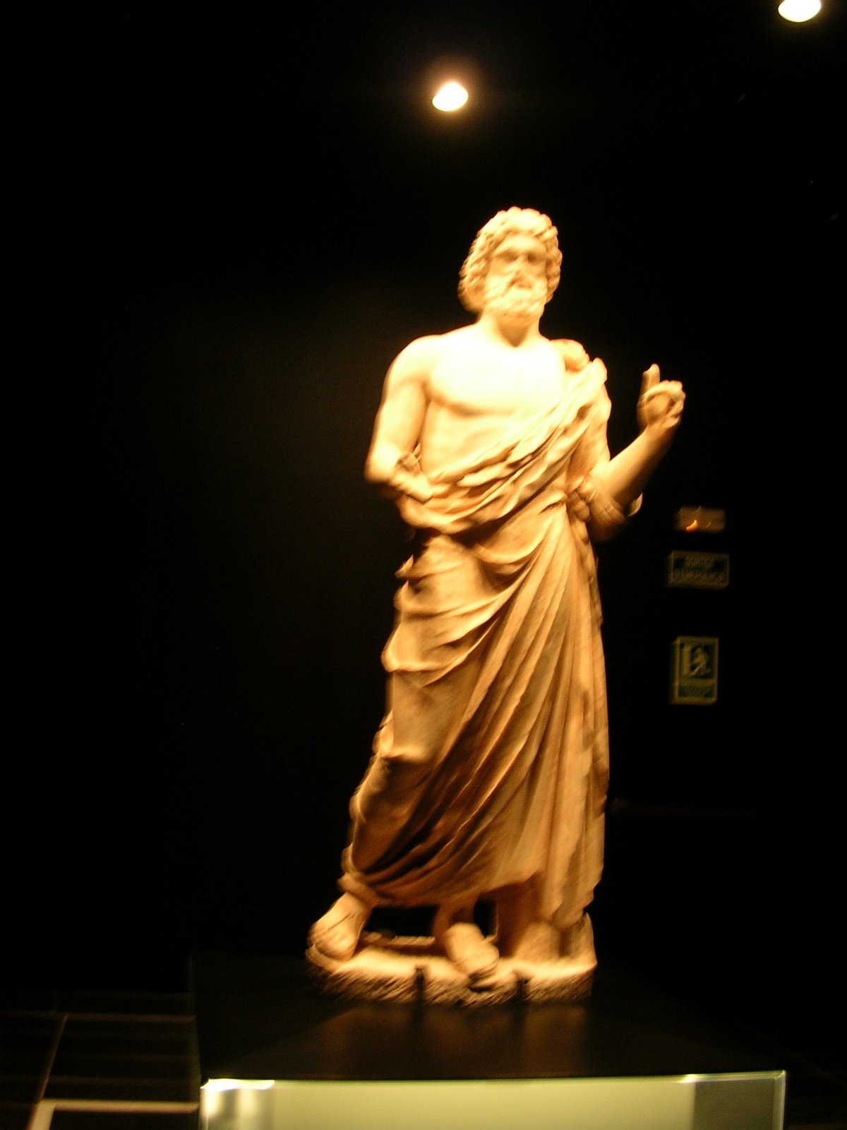 [1Ampurias+octubre+2008+Esculapio.JPG]