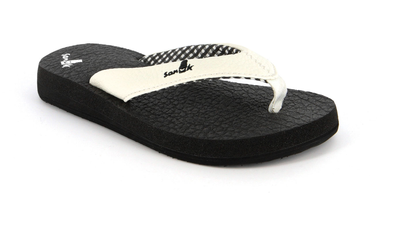 sanuk sandals