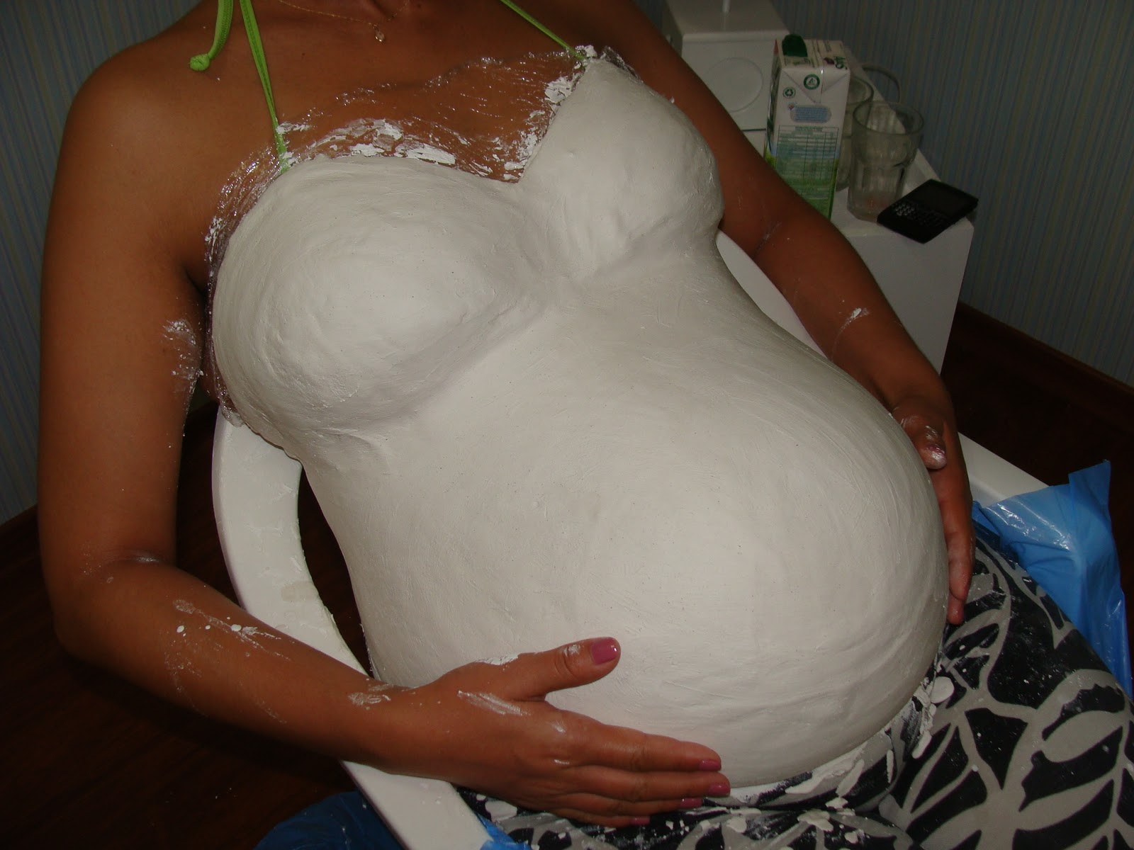 Pinturas na barriga de mulheres grávidas fazem sucesso na internet 
