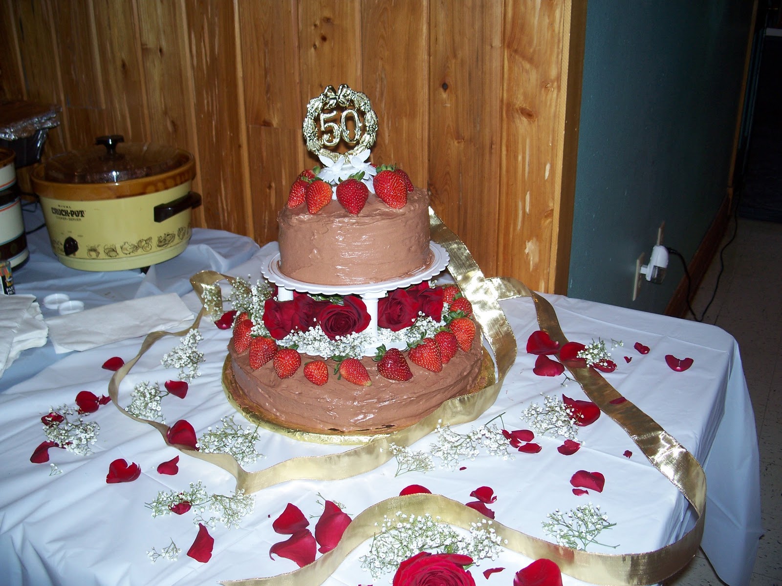 Blue Dahlia Bakery 50th Anniversary Cake Bottom tier is a 10