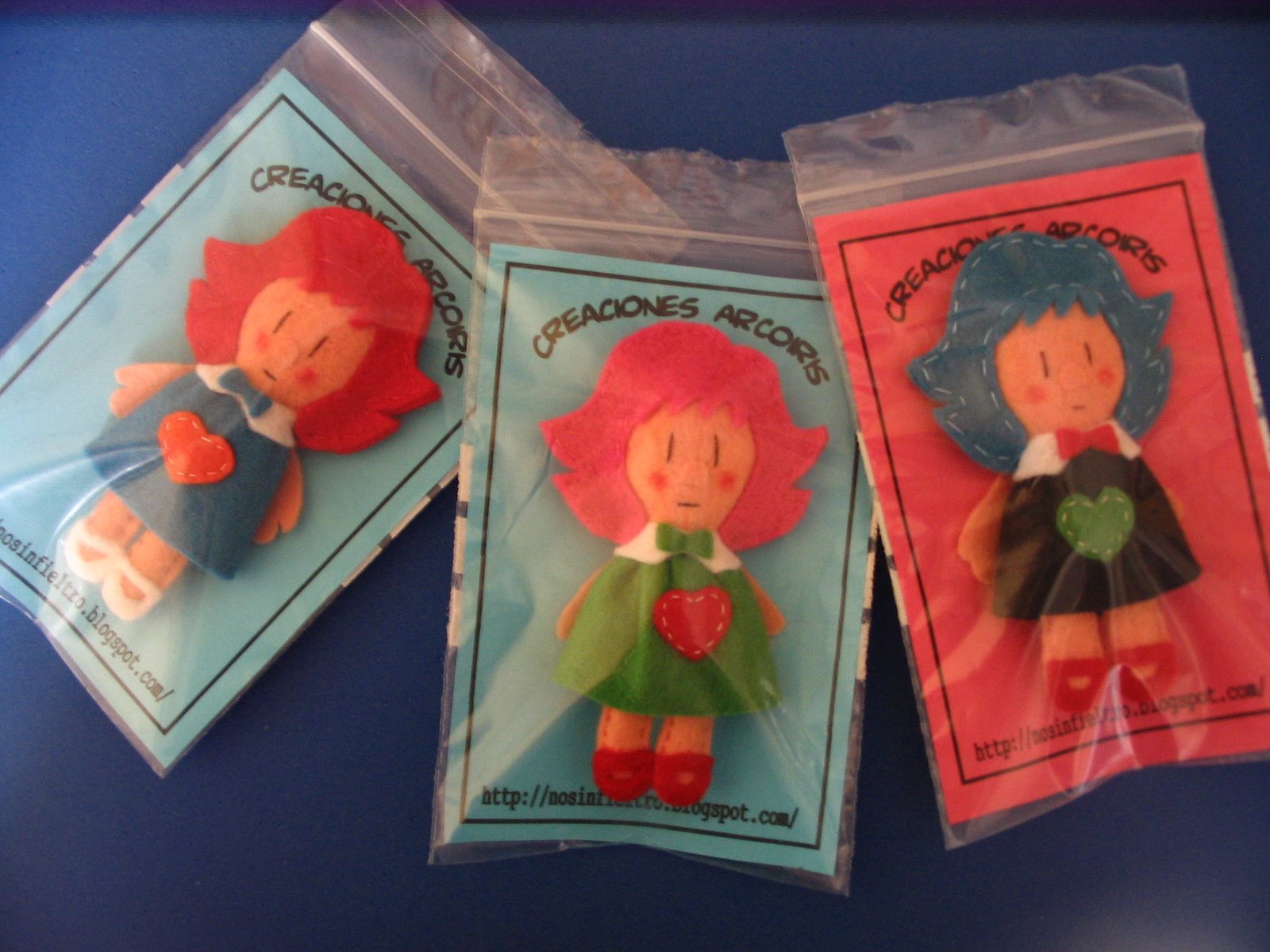 [Broche+-+Iris+corazon+empaquetadas.JPG]